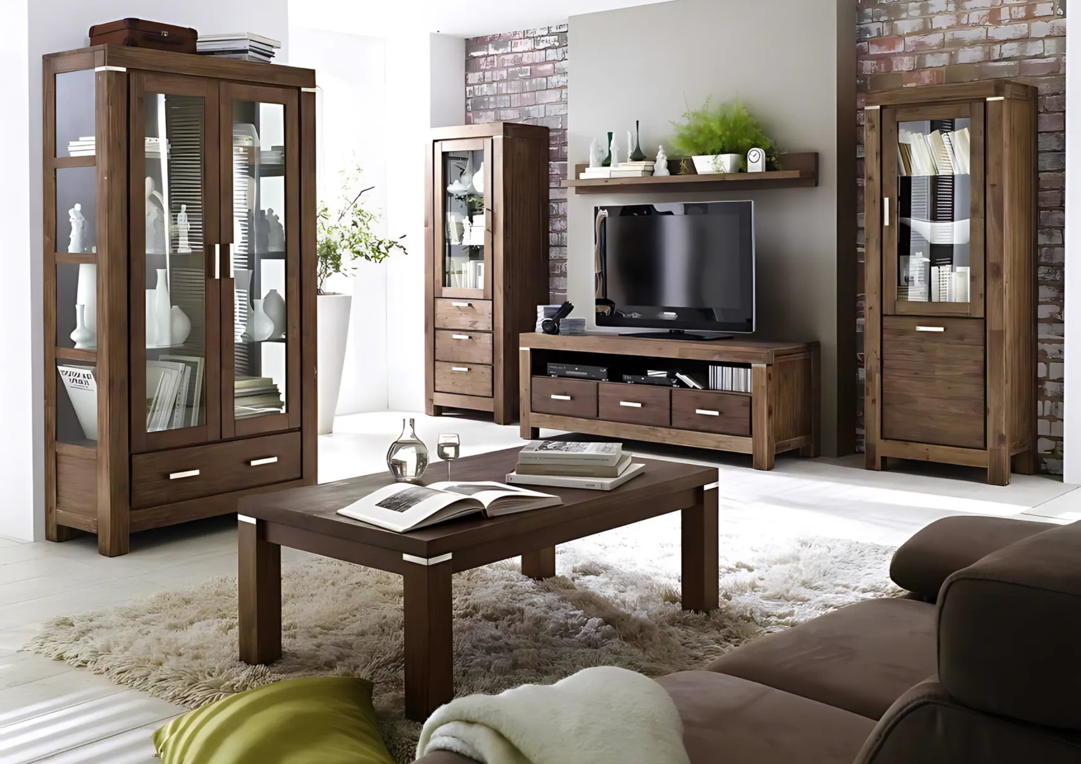 Konferenční stolky z masivu